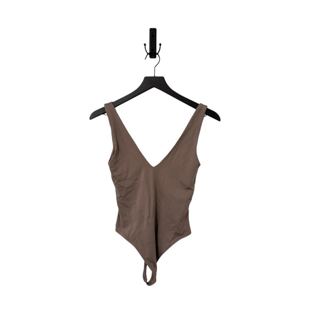 ARITZIA BABATON Contour V-Neck Bodysuit in Deep Taupe